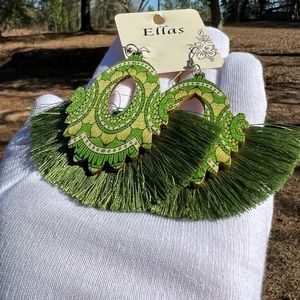 New Ella’s earrings! 💚💚💚